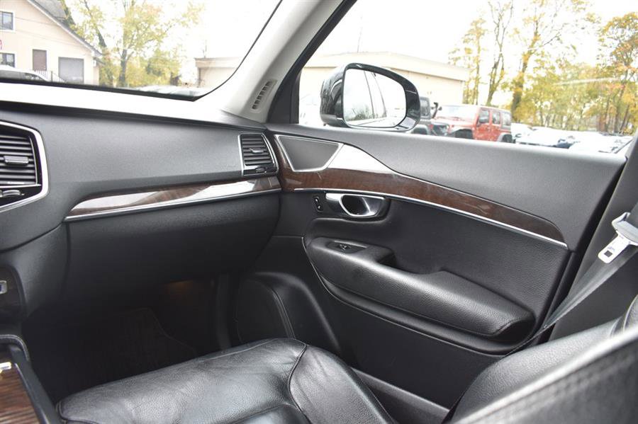 Used 2016 Volvo XC90 T6 Momentum w/ Momentum Plus Package image 29