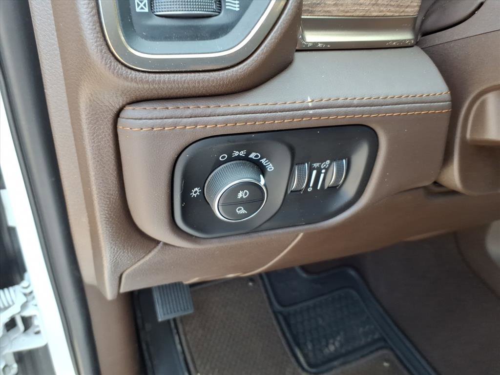 Used 2025 RAM 3500 Longhorn AWD/4WD image 9