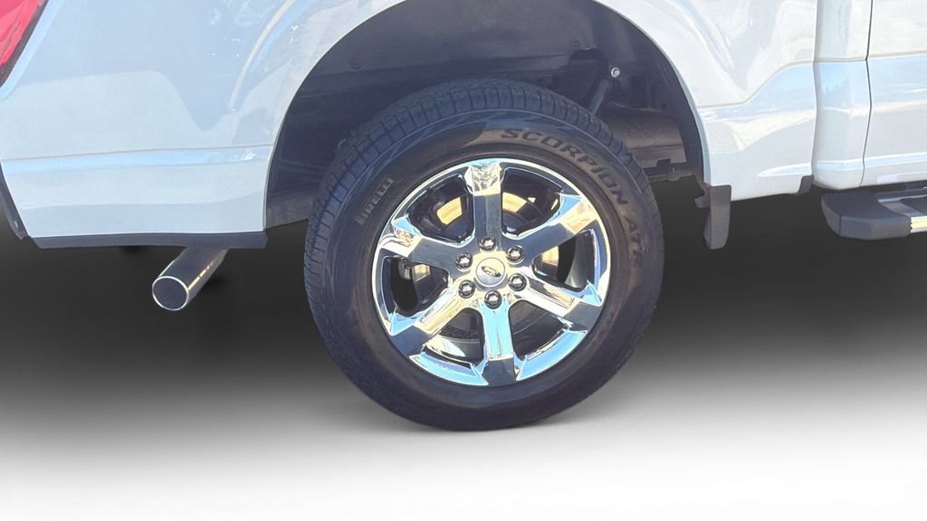 Used 2023 Ford F150 Lariat w/ Max Trailer Tow Package image 16