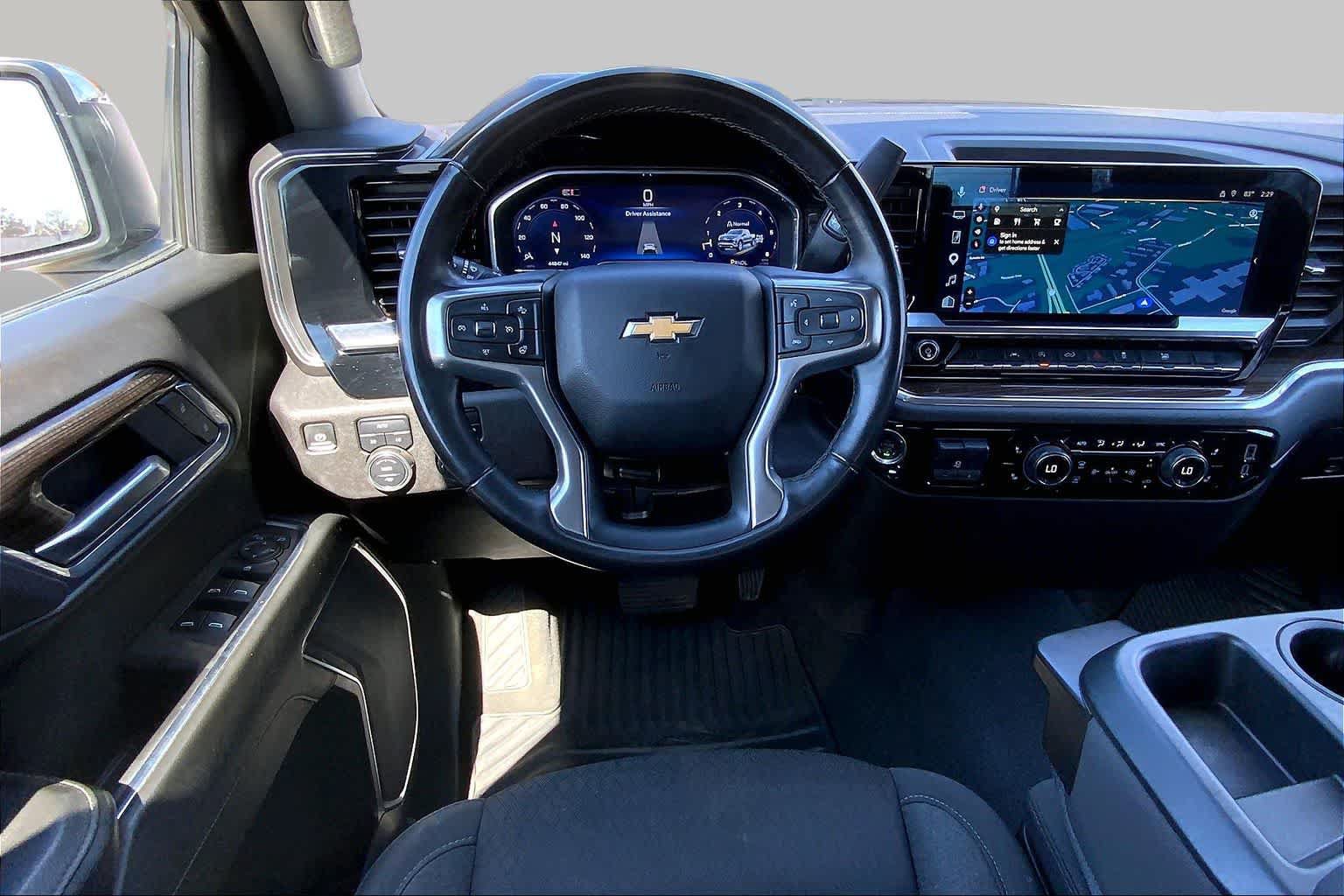 Used 2025 Chevrolet Silverado 1500 LT AWD/4WD image 9