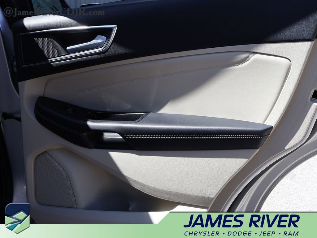 Used 2018 Ford Edge Titanium w/ Technology Package AWD/4WD image 11