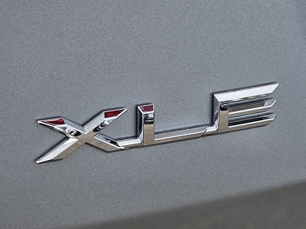 Used 2025 Toyota Grand Highlander AWD image 11
