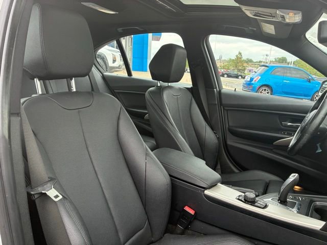 Used 2015 BMW 320i xDrive Sedan AWD/4WD image 7