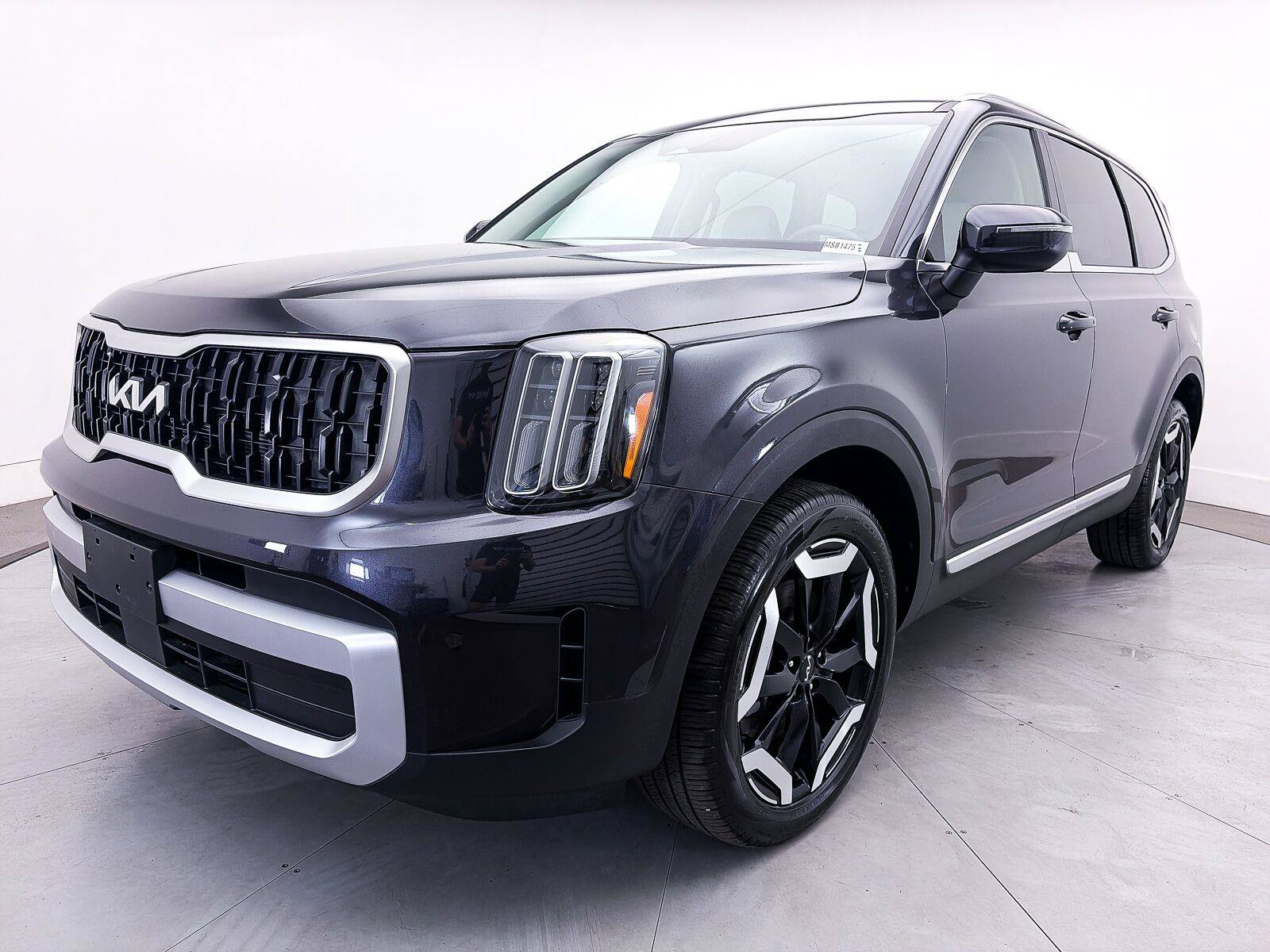 Used 2025 Kia Telluride EX w/ EX Captain's Chair Package FWD image 13