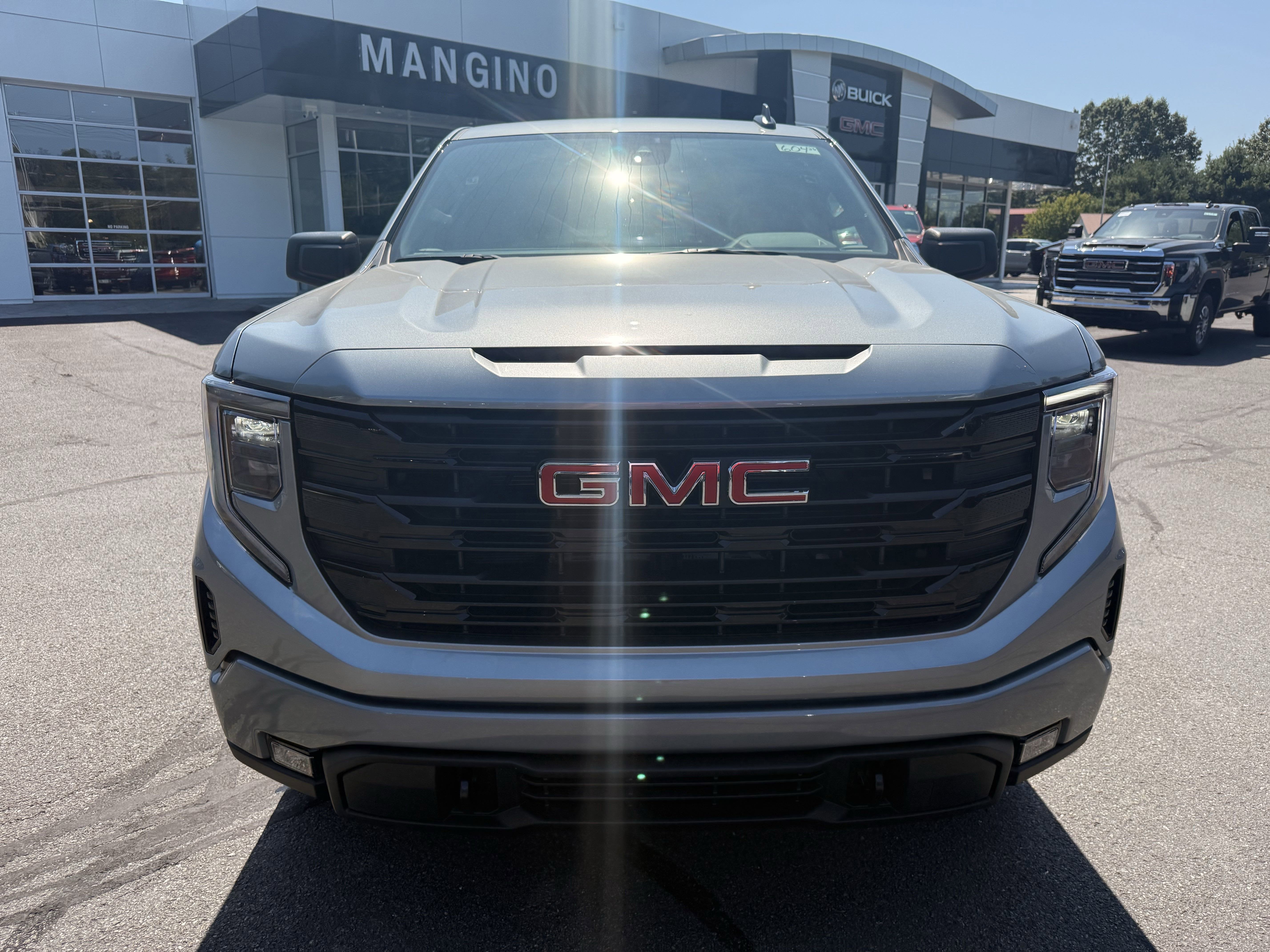 New 2026 GMC Sierra 1500 Elevation image 8