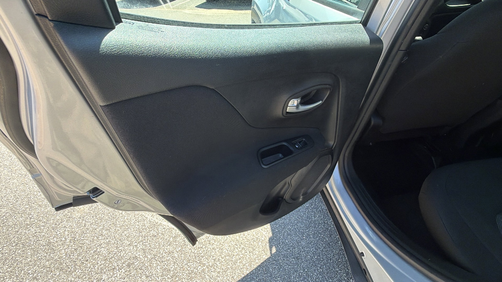 Used 2020 Jeep Renegade Sport w/ UConnect 7.0 Group image 22