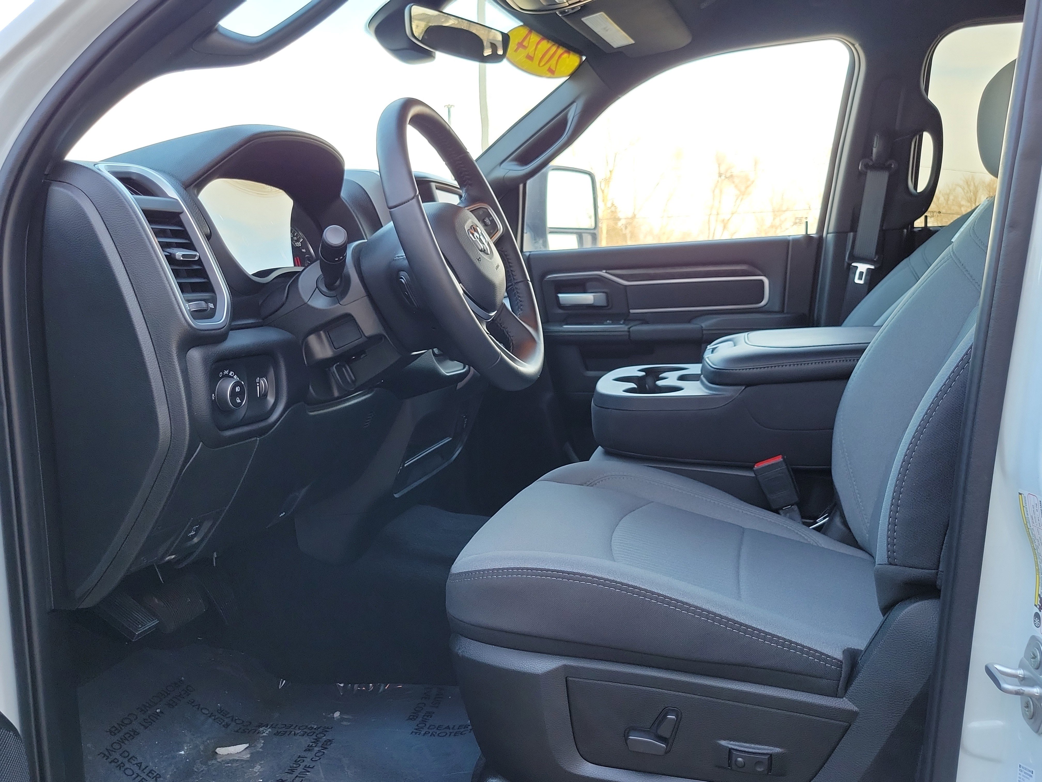 Used 2024 RAM 2500 Big Horn w/ Towing Technology Group AWD/4WD image 8