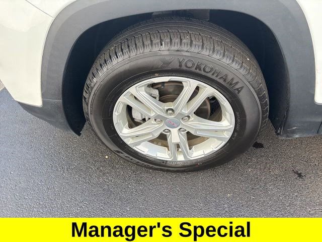 Used 2023 GMC Terrain SLE w/ Driver Convenience Package image 46