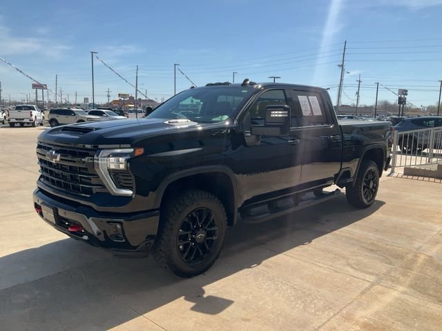 Used 2025 Chevrolet Silverado 2500 LTZ w/ LTZ Plus Package image 44