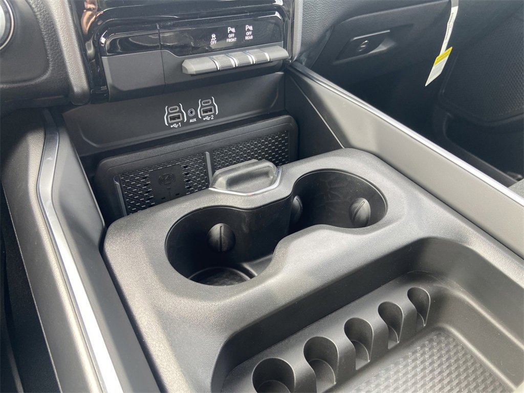 New 2026 RAM 1500 4x4 Crew Cab image 21