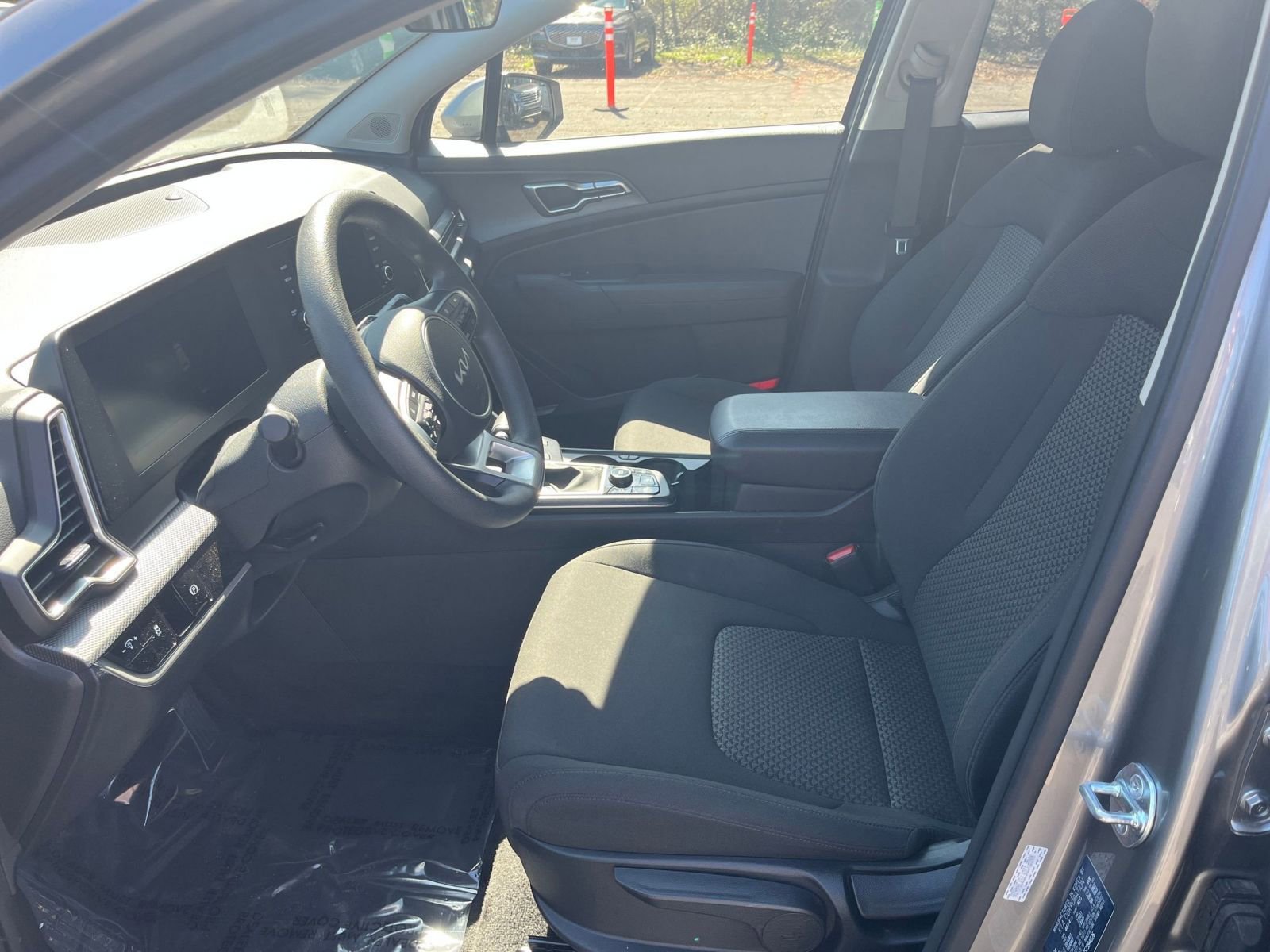 Used 2025 Kia Sportage LX image 25