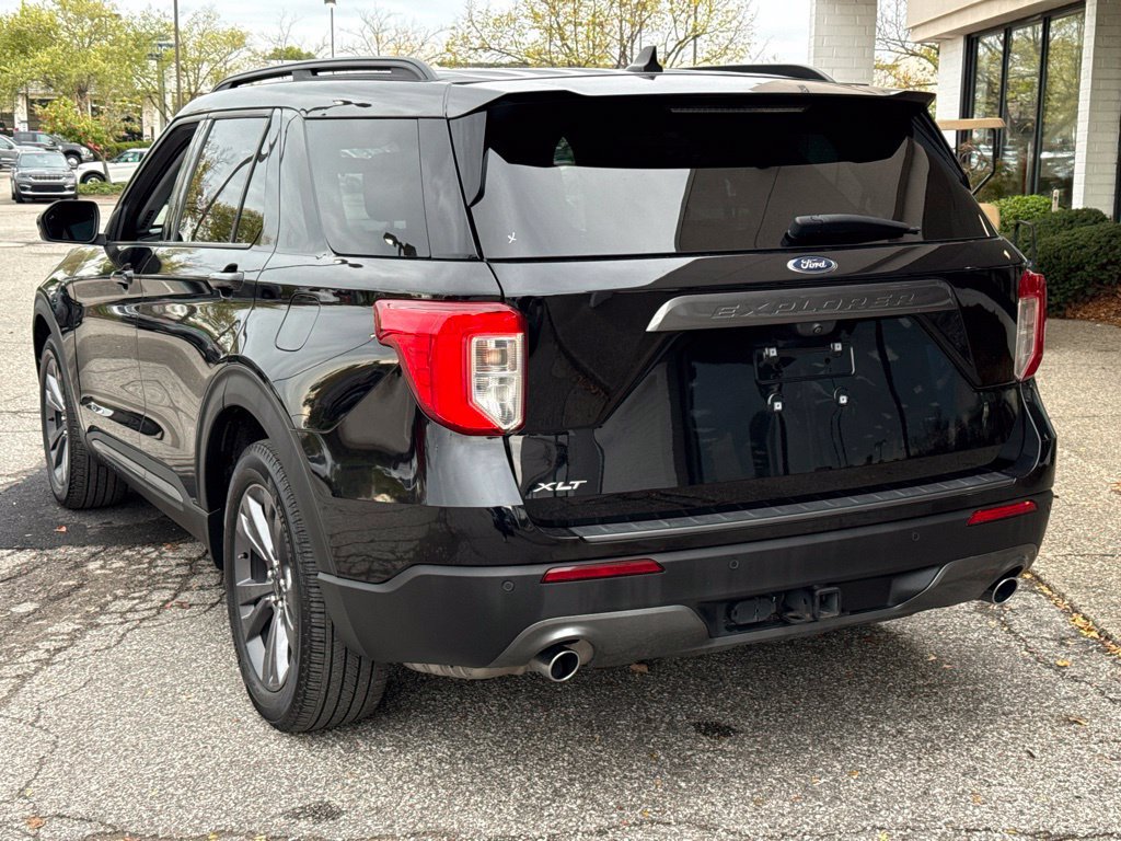 Used 2023 Ford Explorer XLT w/ Equipment Group 202A RWD image 12