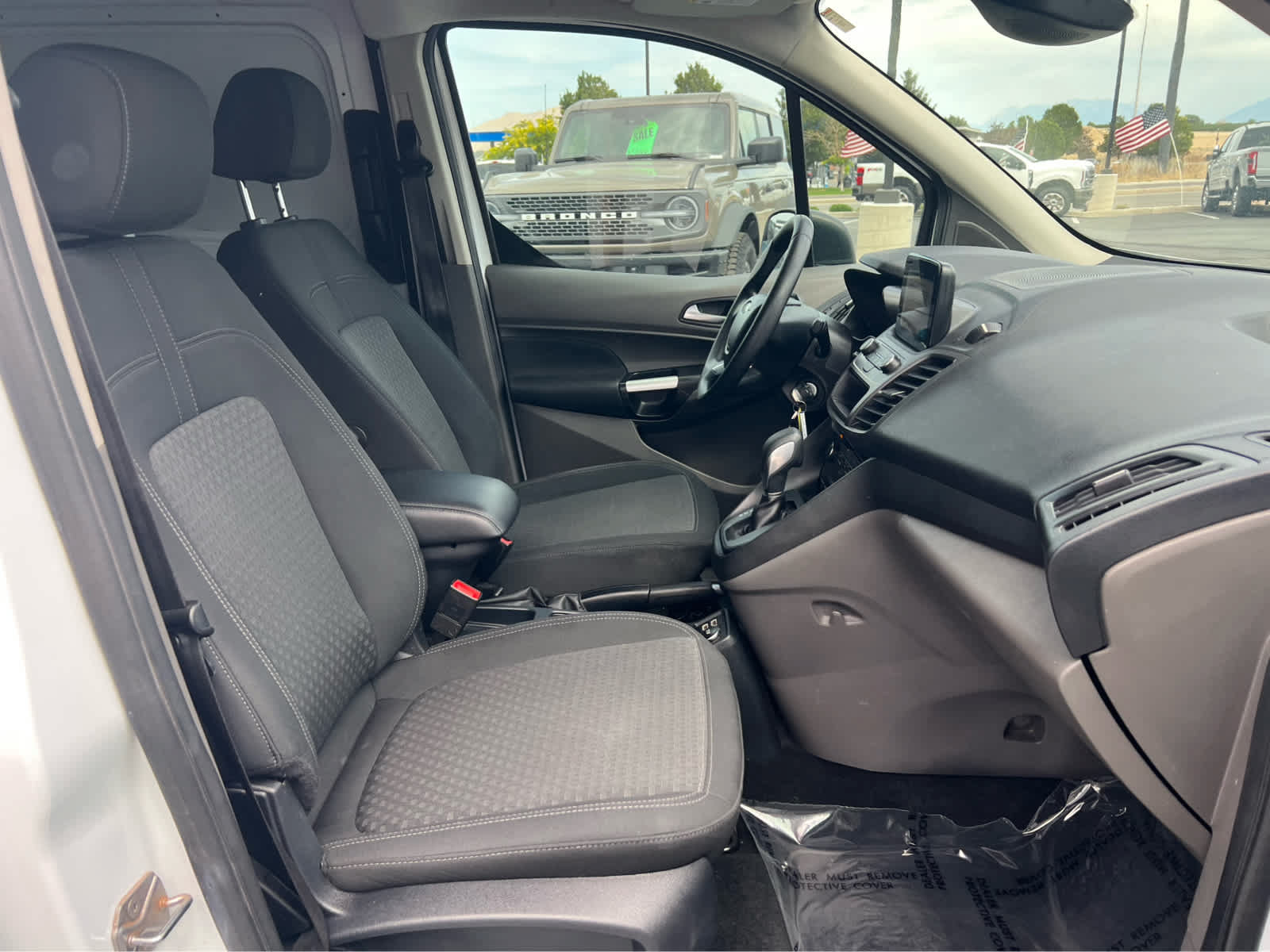 Certified 2019 Ford Transit Connect XLT FWD image 17