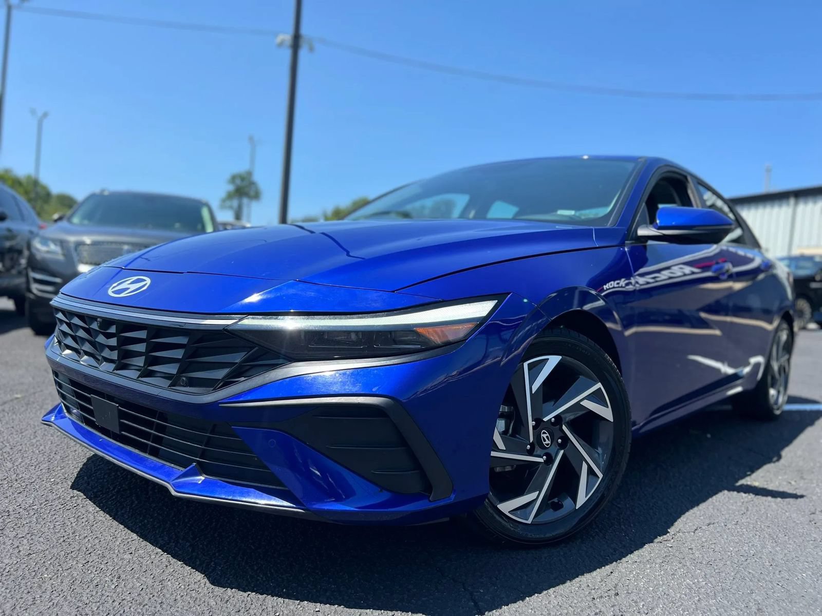 Used 2024 Hyundai Elantra Limited FWD image 5