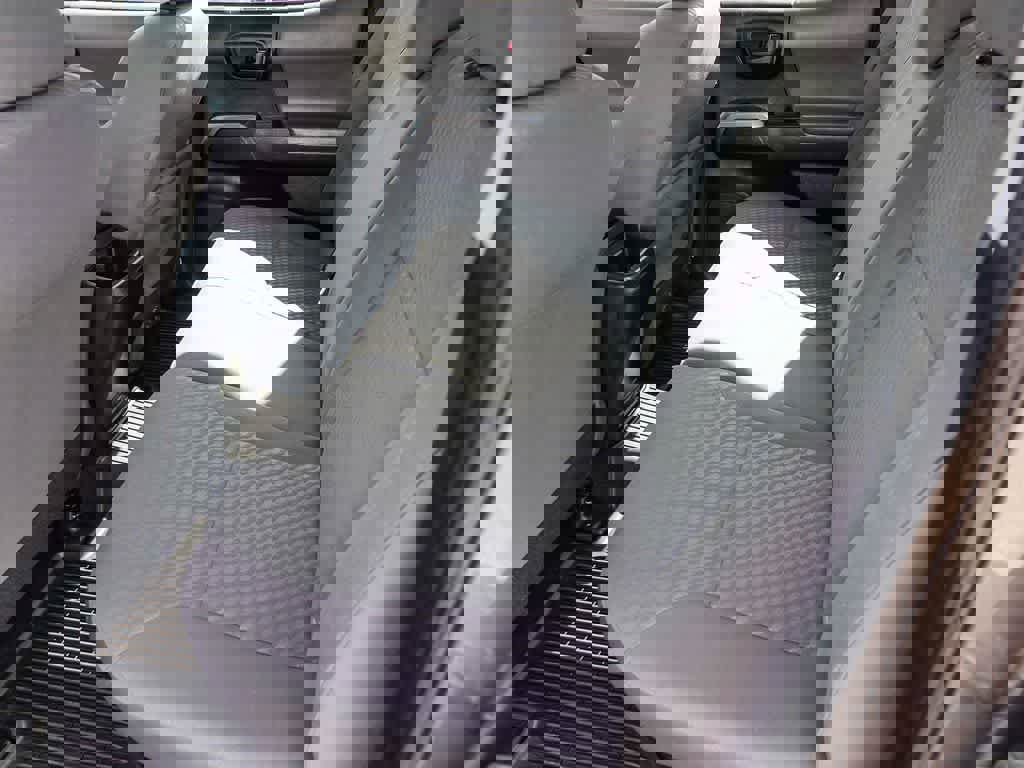 Used 2020 Toyota Tacoma SR5 RWD image 17