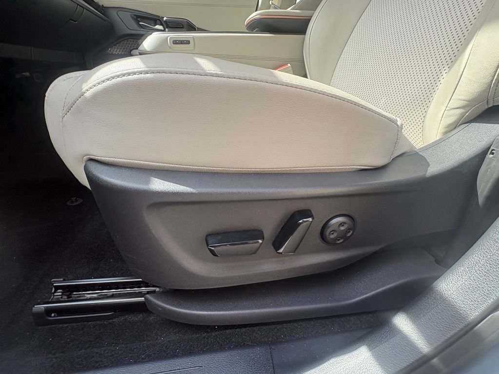 Used 2024 Nissan Ariya FWD image 21