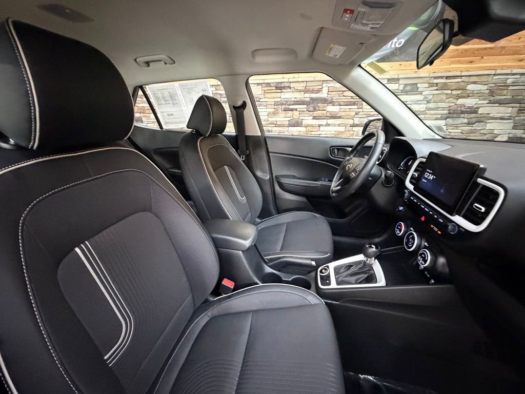 Certified 2024 Hyundai Venue Limited image 15