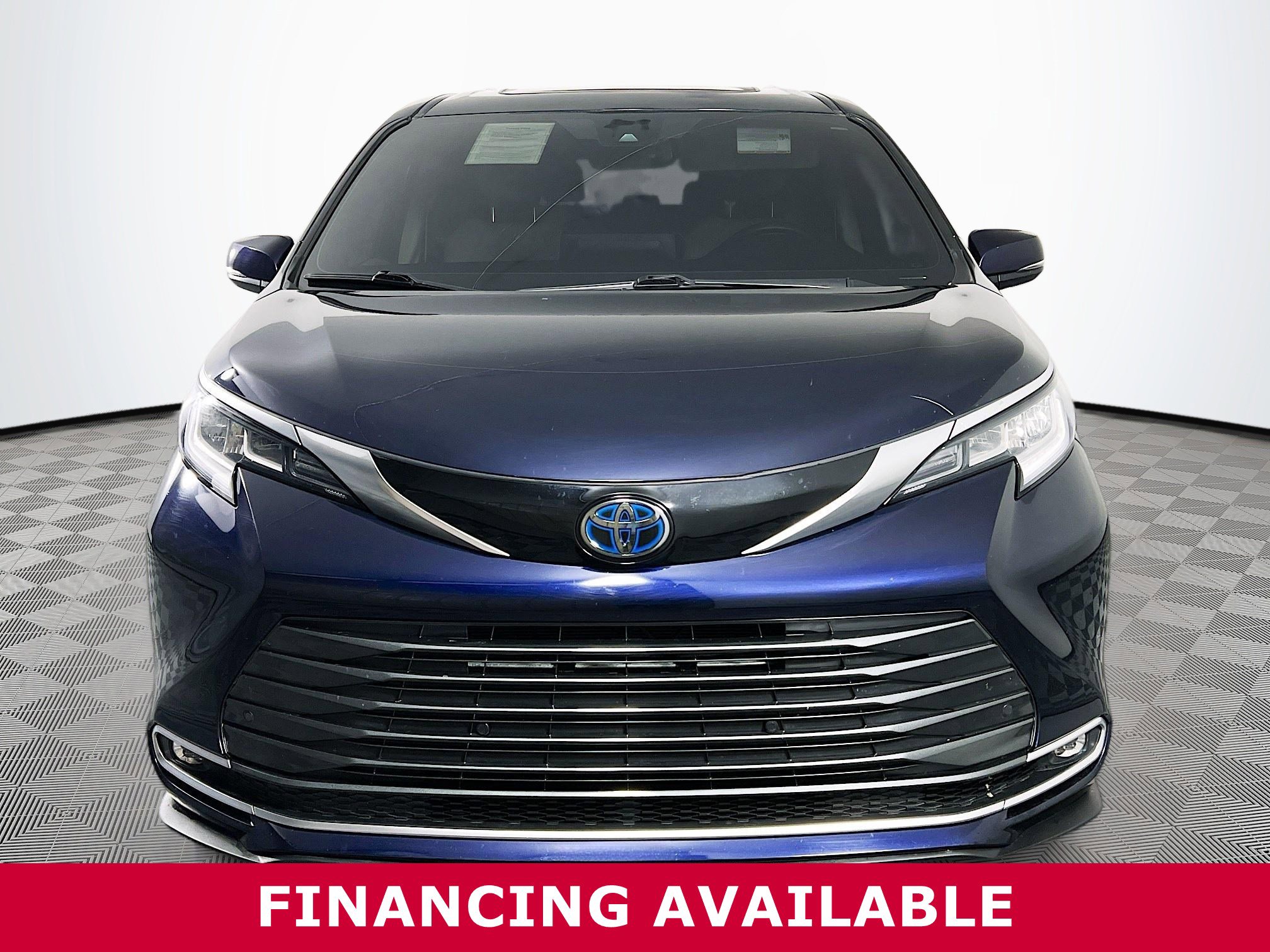 Used 2023 Toyota Sienna Limited image 31