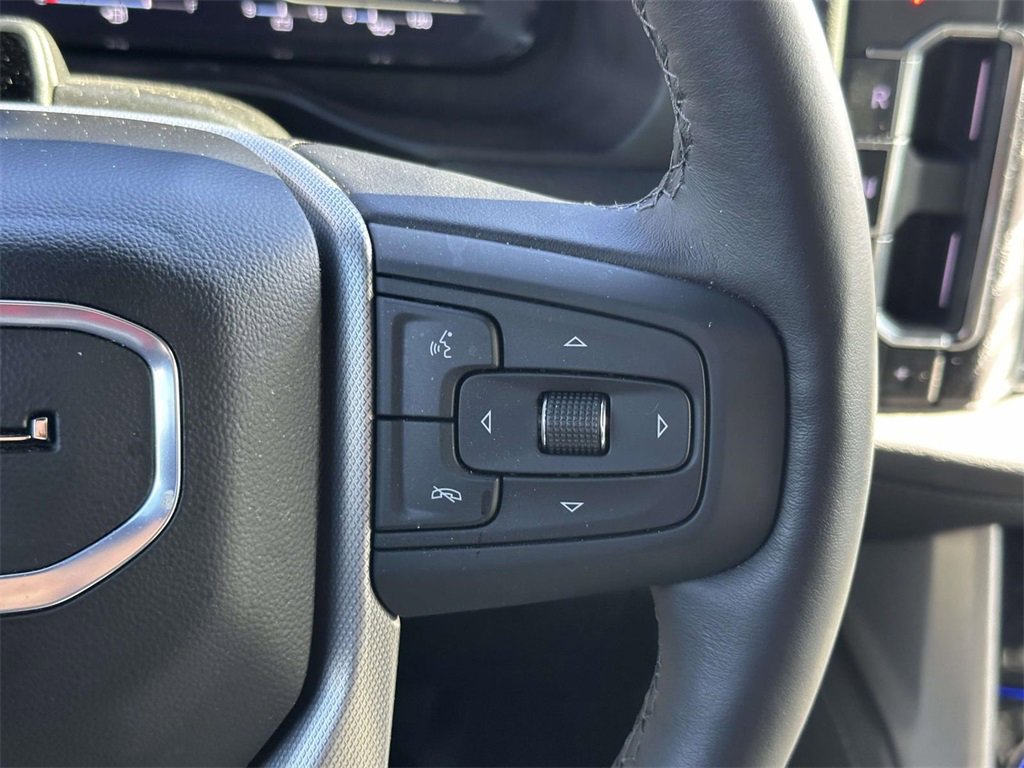 Used 2024 GMC Yukon Denali w/ Denali Reserve Package image 10