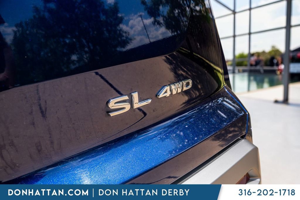 Used 2023 Nissan Pathfinder SL AWD/4WD image 29