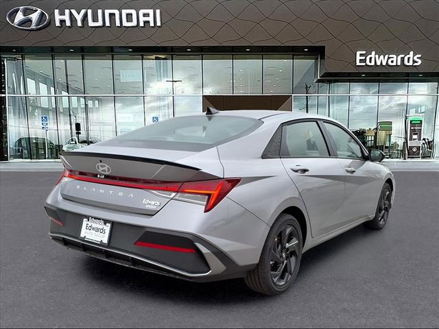 New 2026 Hyundai Elantra Sport image 7