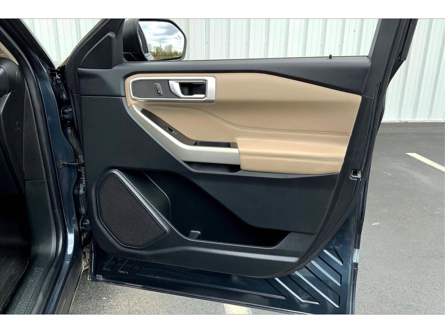 Used 2022 Ford Explorer XLT w/ Equipment Group 202A image 22