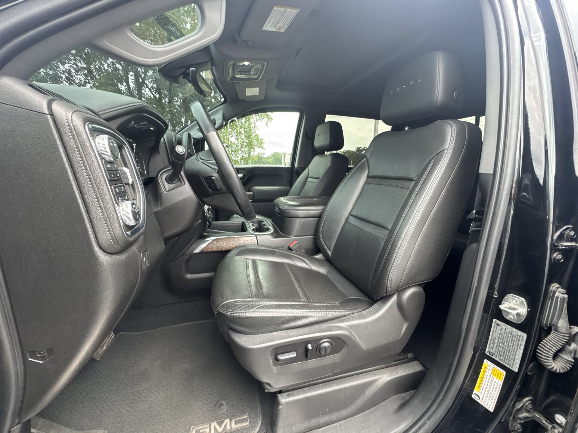 Used 2020 GMC Sierra 2500 Denali w/ Denali Ultimate Package AWD/4WD image 11