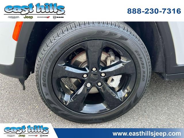 Certified 2024 Jeep Grand Cherokee Limited w/ Black Appearance Package image 8