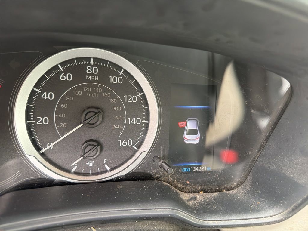 Used 2021 Toyota Corolla LE FWD image 3