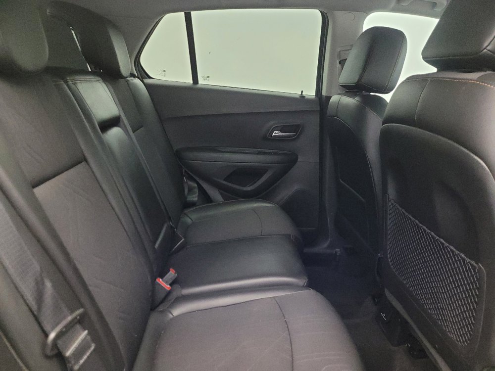 Used 2020 Chevrolet Trax LT w/ Redline Edition AWD/4WD image 19