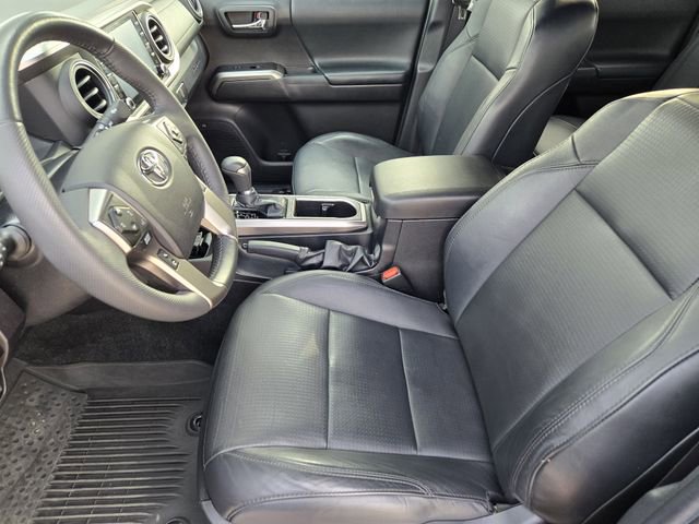 Used 2022 Toyota Tacoma Limited image 14
