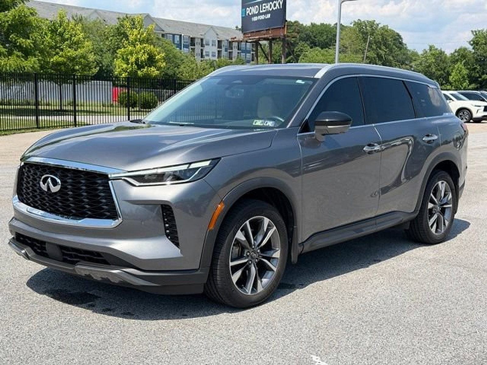 Used 2022 INFINITI QX60 Luxe w/ Cargo Package AWD/4WD image 3
