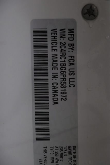 Used 2023 Chrysler Pacifica Touring-L FWD image 40