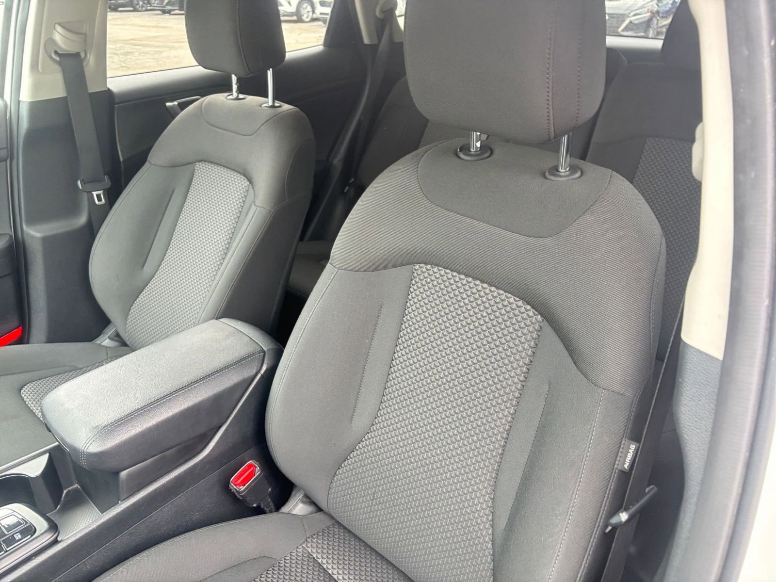 Used 2025 Kia Sportage LX FWD image 34