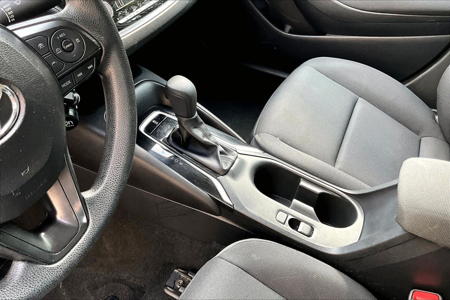 Used 2025 Toyota Corolla LE FWD image 17