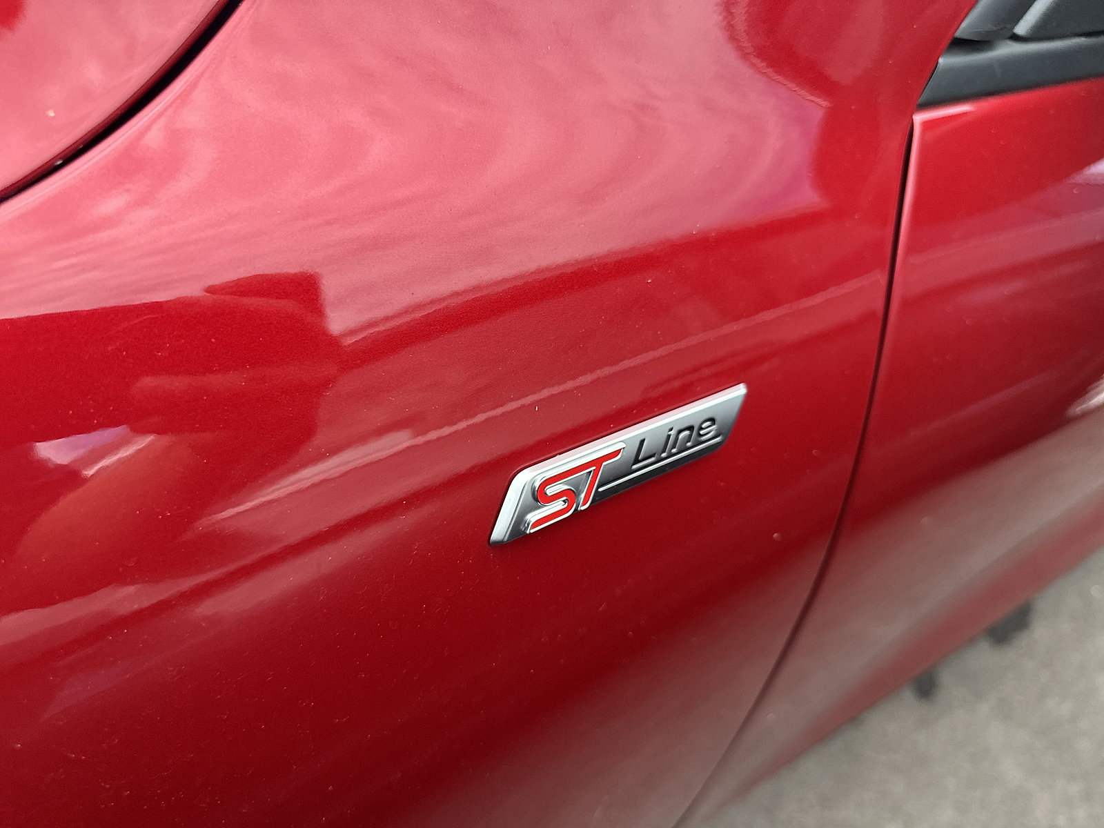 Used 2025 Ford Escape ST-Line w/ Tech Pack #1 AWD/4WD image 9