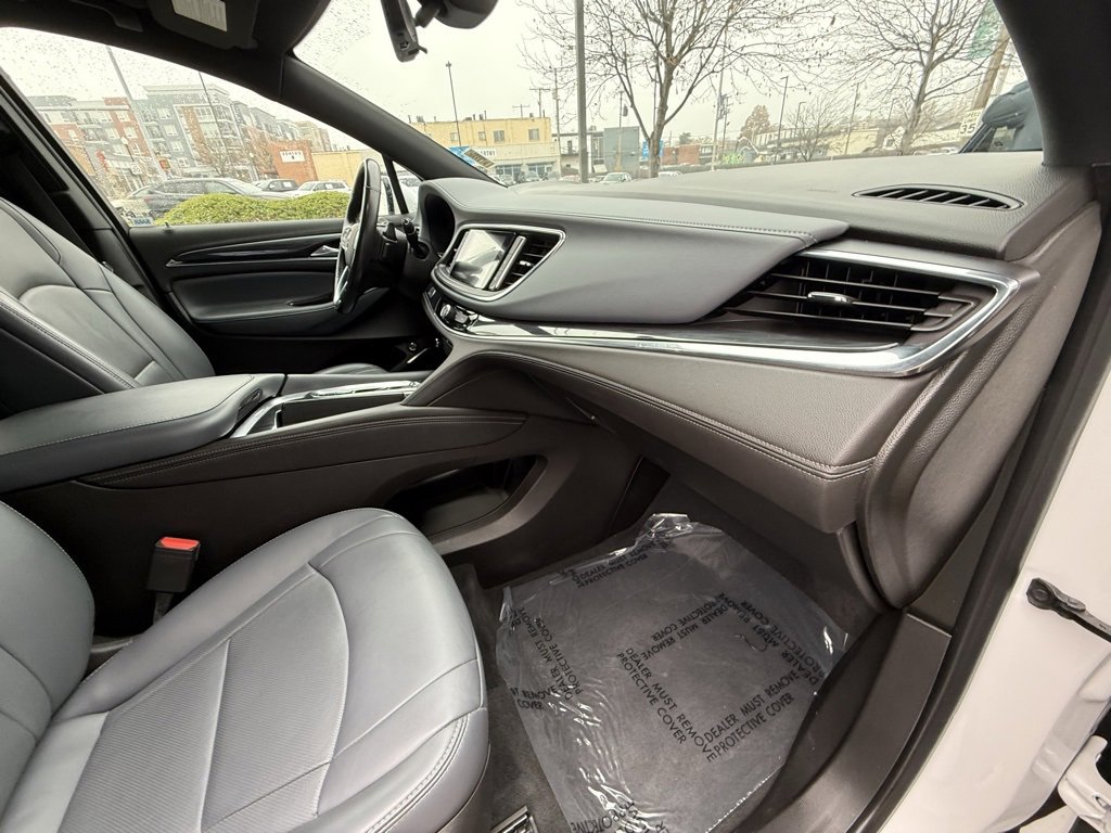 Used 2022 Buick Enclave Premium image 42