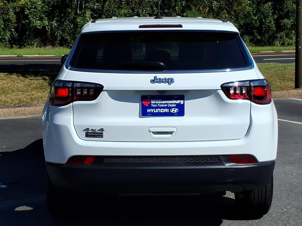 Used 2024 Jeep Compass Sport w/ Mopar Graphics Package AWD/4WD image 8