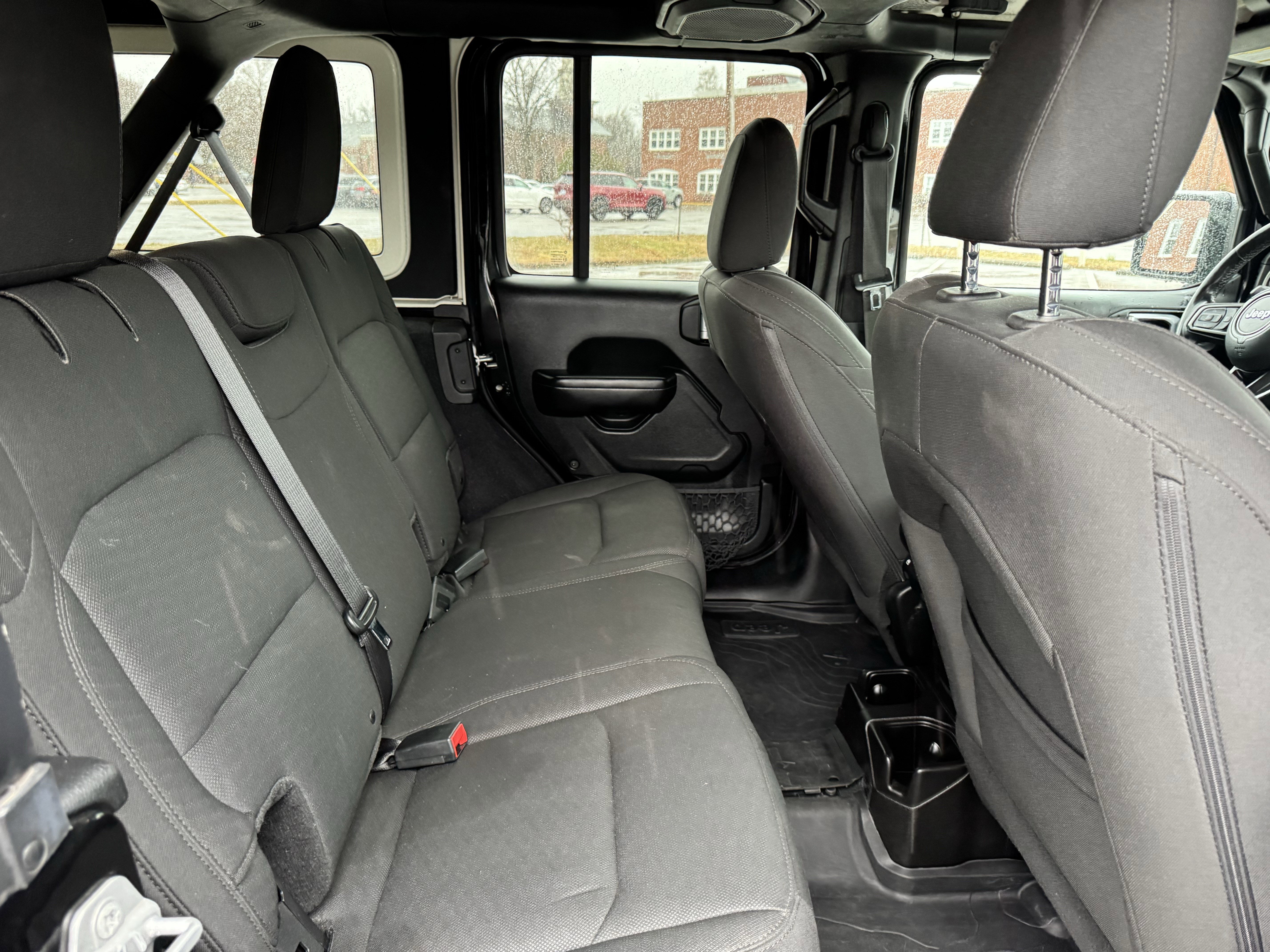 Used 2018 Jeep Wrangler Unlimited Sport S image 30