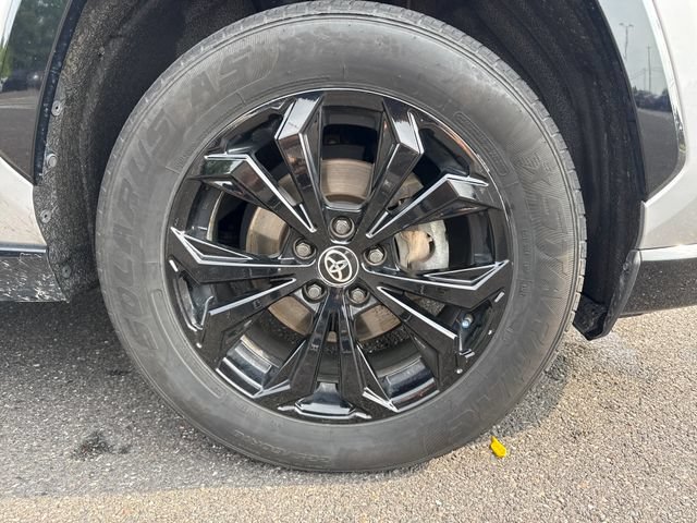 Used 2022 Toyota RAV4 XSE w/ XSE Grade Weather Package AWD/4WD image 11