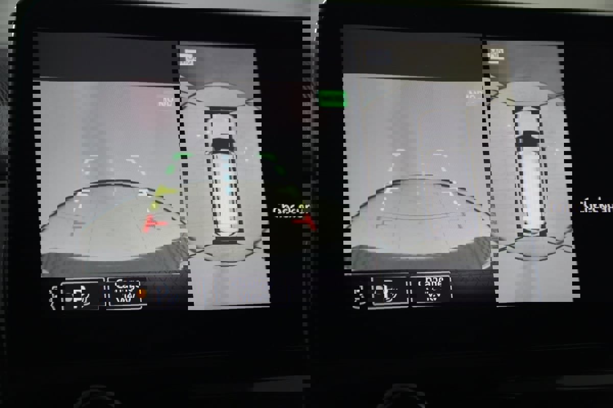 Used 2024 Nissan Armada SL w/ Captain's Chairs Package image 10