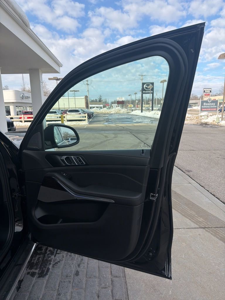 New 2026 BMW X5 xDrive40i w/ Climate Comfort Package image 20