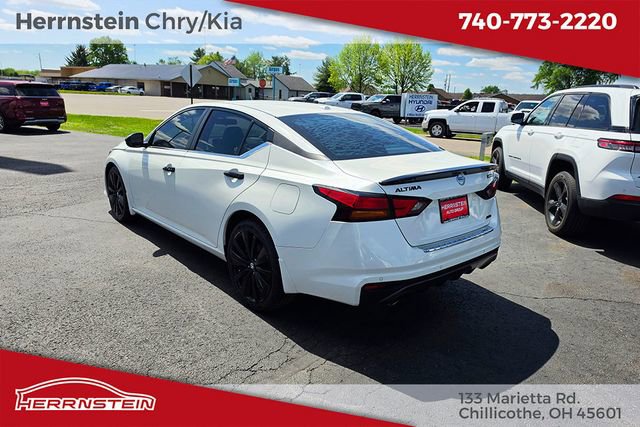 Used 2022 Nissan Altima 2.5 SR w/ Midnight Edition Package AWD/4WD image 5