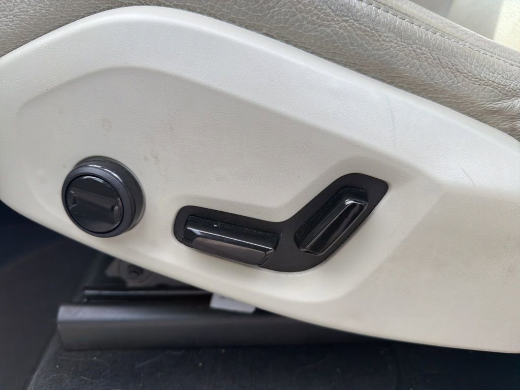 Used 2019 Volvo XC90 T6 Momentum image 17