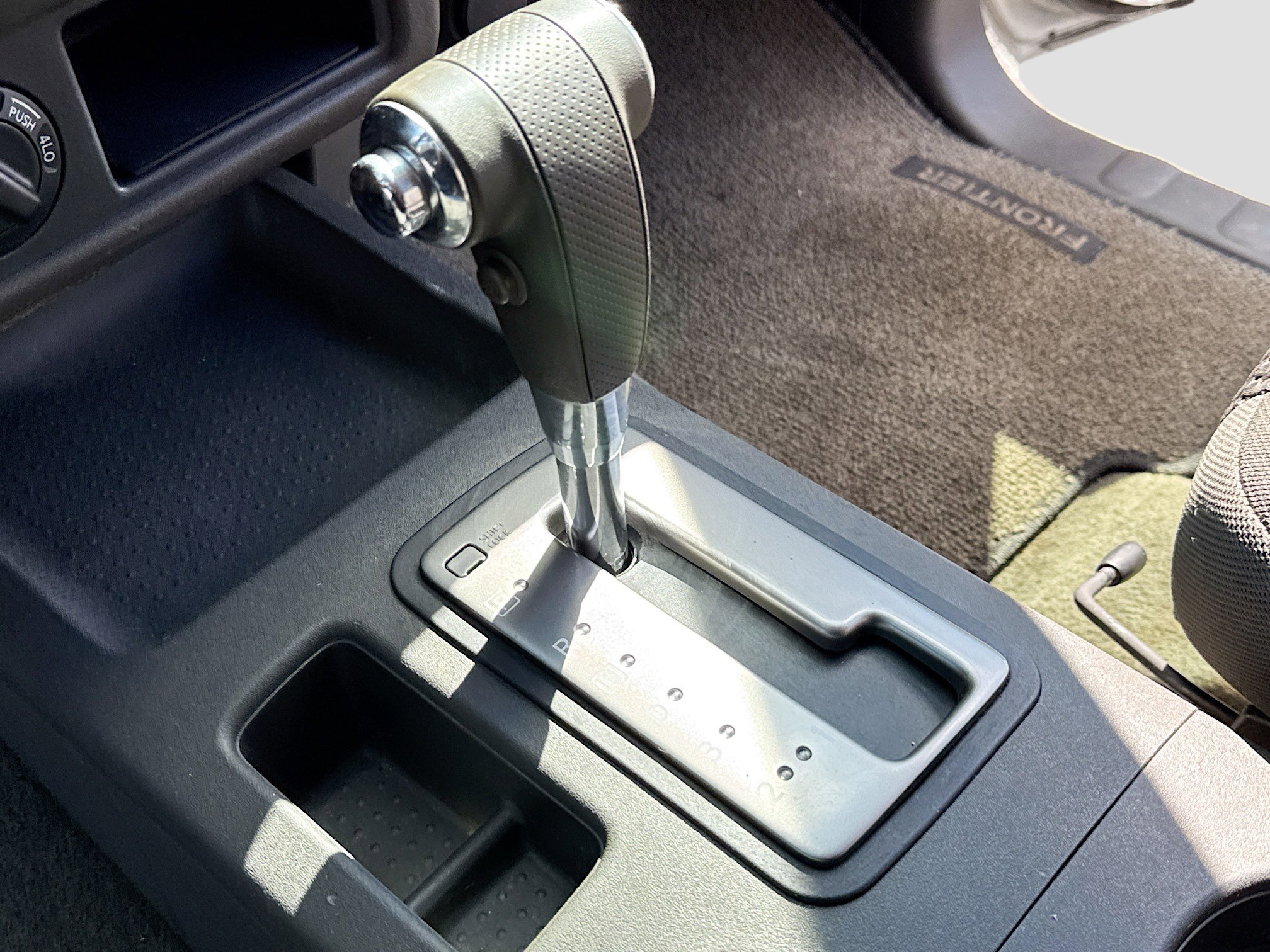 Used 2006 Nissan Frontier LE w/ (H01) Audio Pkg image 12