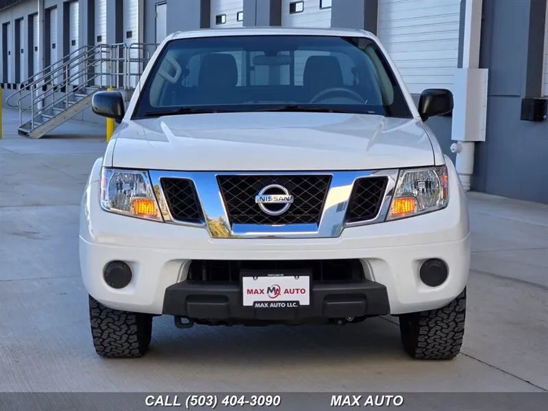 Used 2020 Nissan Frontier SV image 3