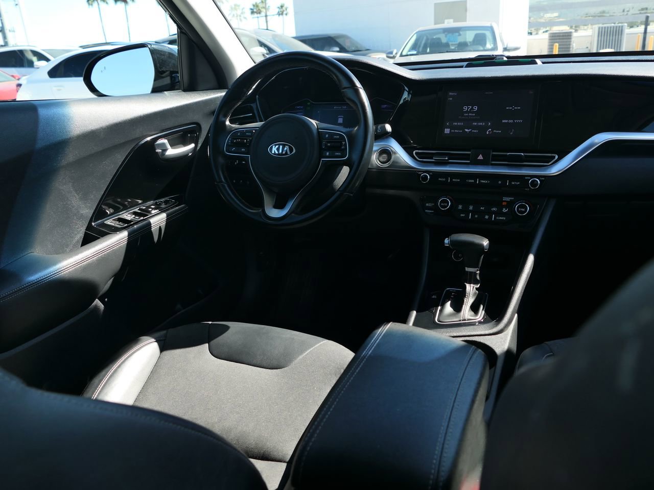 Used 2020 Kia Niro EX image 26