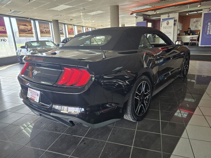Used 2019 Ford Mustang Premium RWD image 4