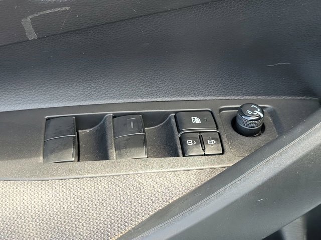 Used 2022 Toyota Corolla LE image 29