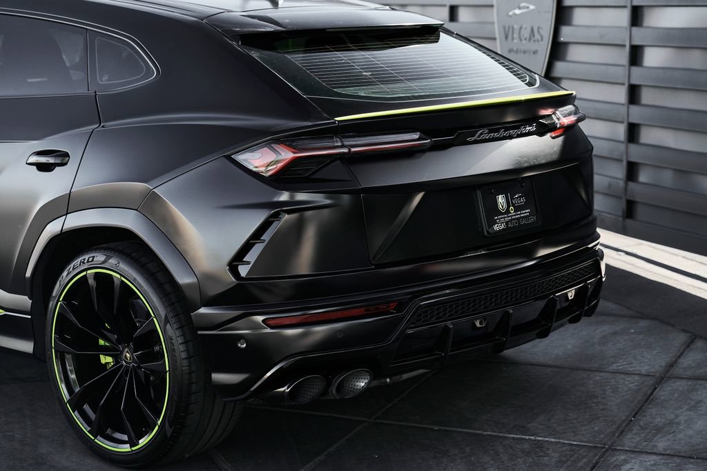 Used 2022 Lamborghini Urus AWD/4WD image 10